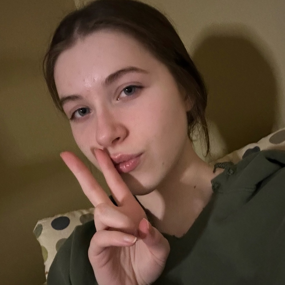 Meet your Posher, Lena